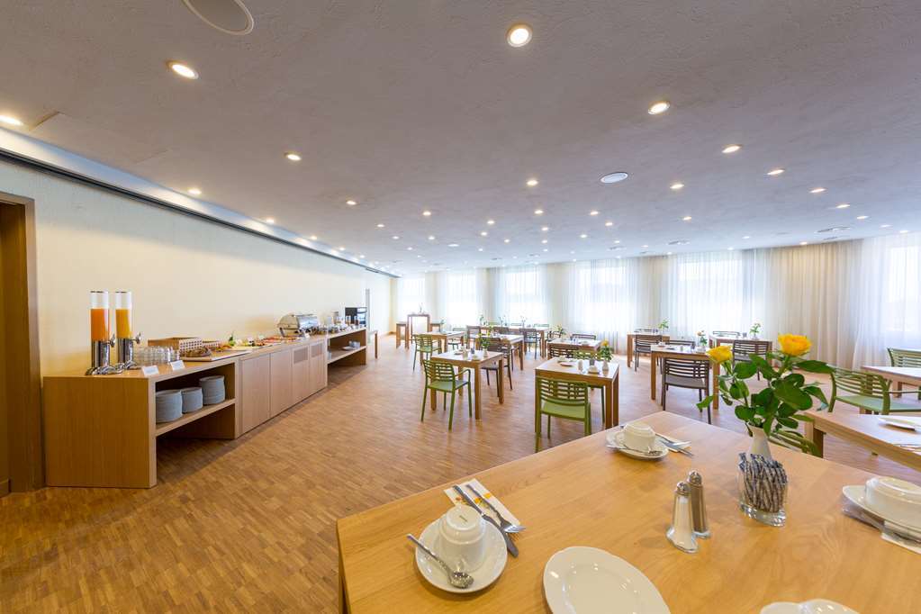 米克雷姆沙伊德酒店 餐厅 照片